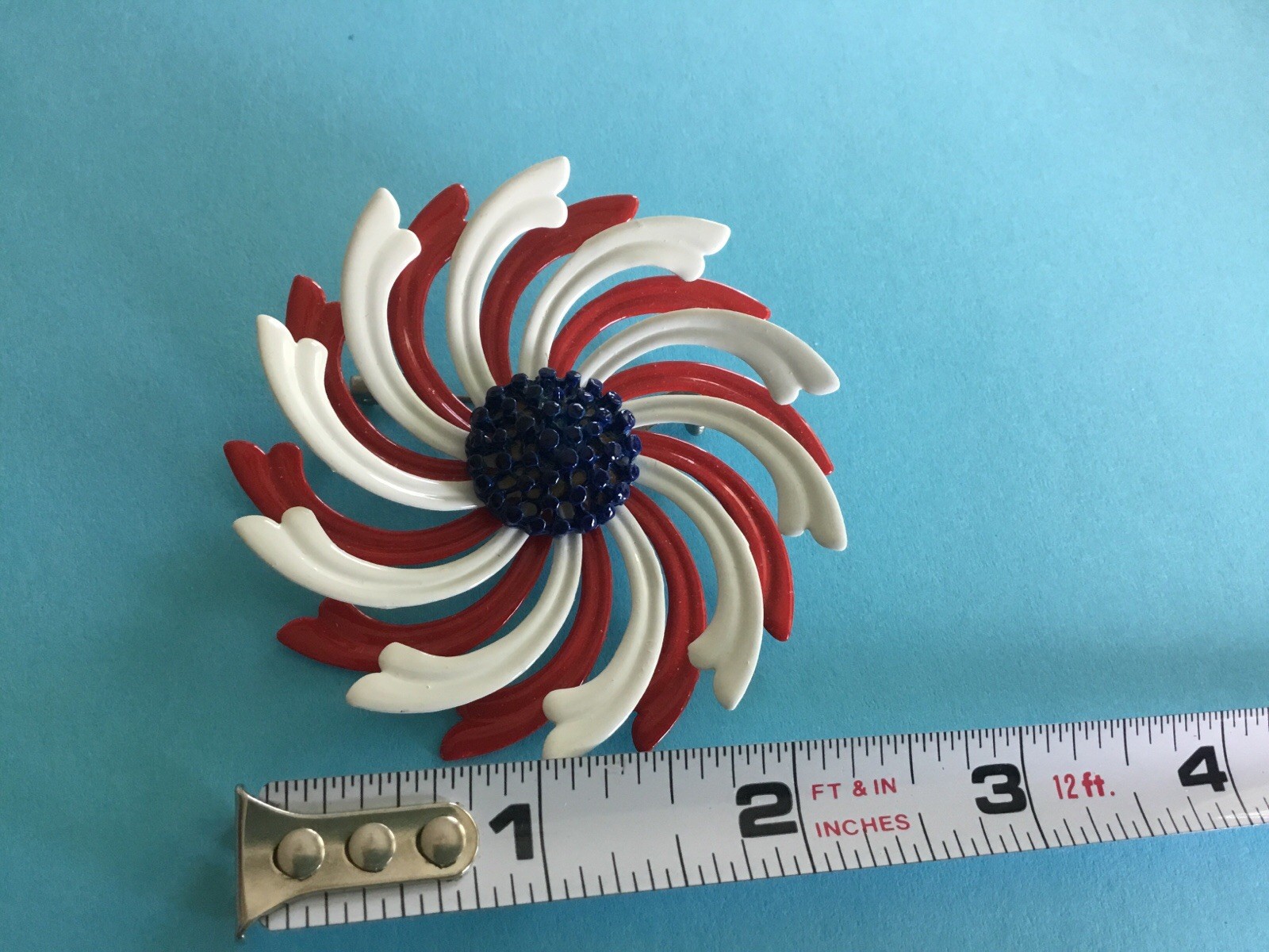VTG Large Enamel & Metal Flower Brooches (2) Green & White And Red, White & Blue