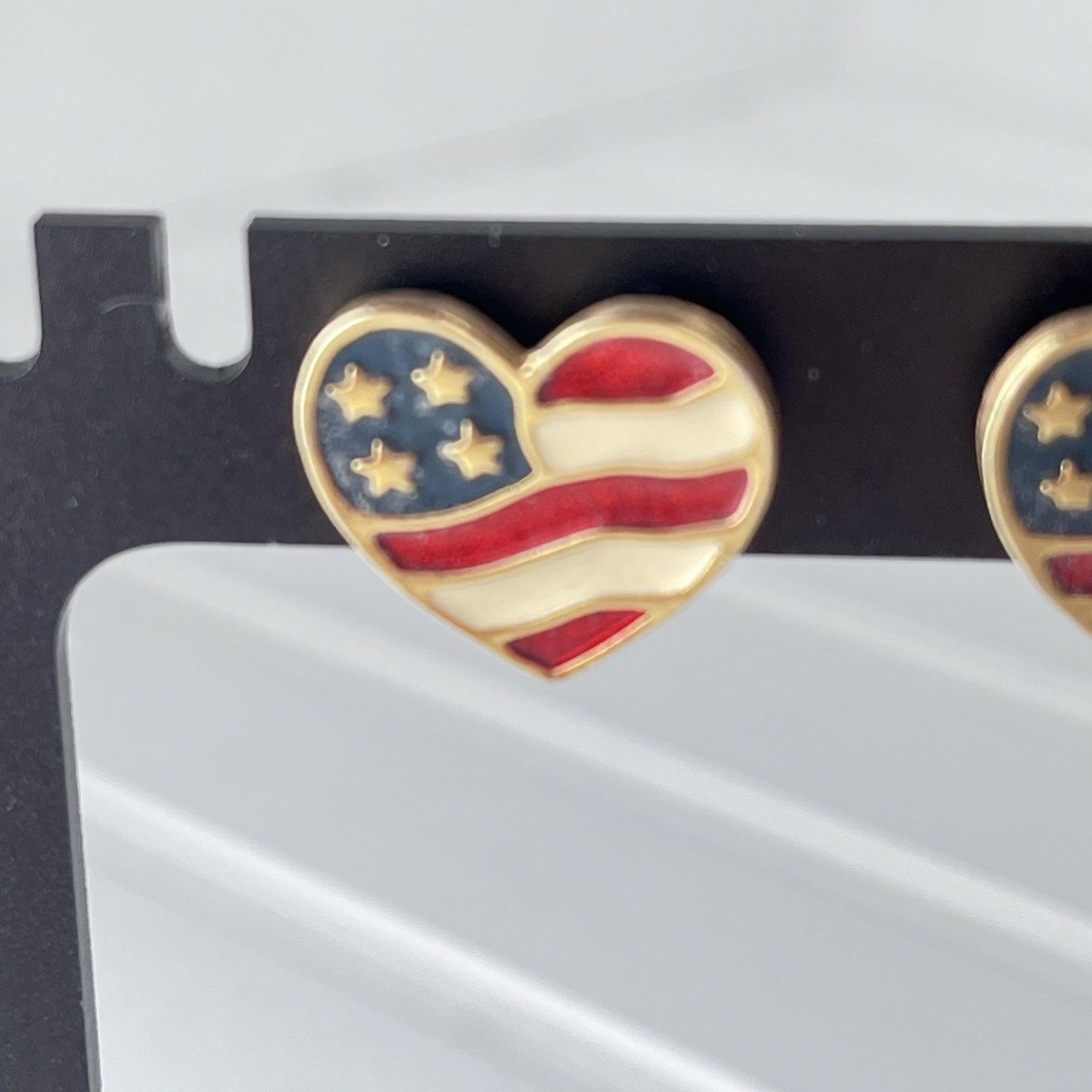 Vtg Avon 1998 Enamel Heart Flag Pierced Earrings – Gold Tone – .75”x.75”