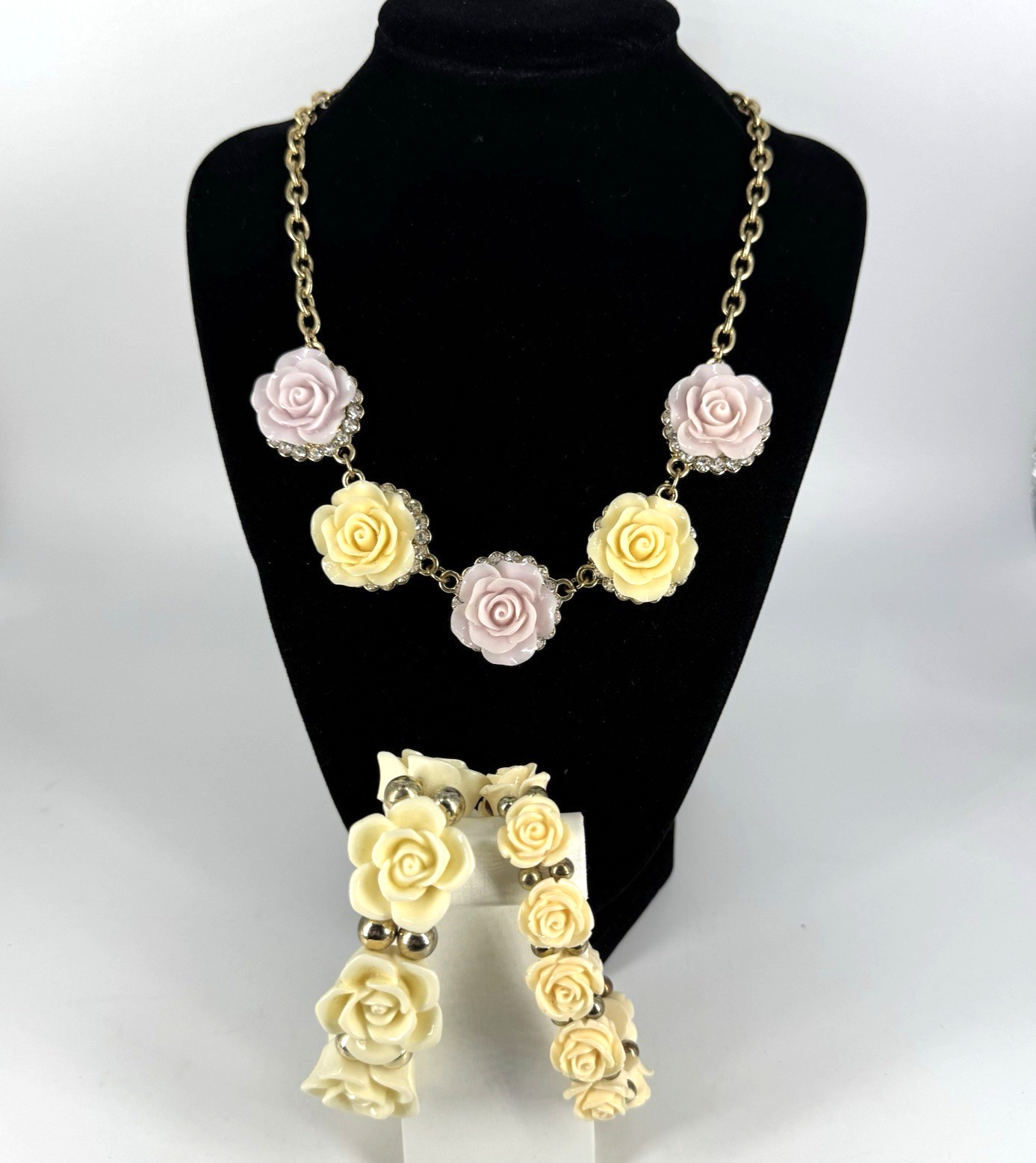 Charming Charlie 3 Pc Floral Rose Necklace Bracelet Set Pink Cream Rhinestone