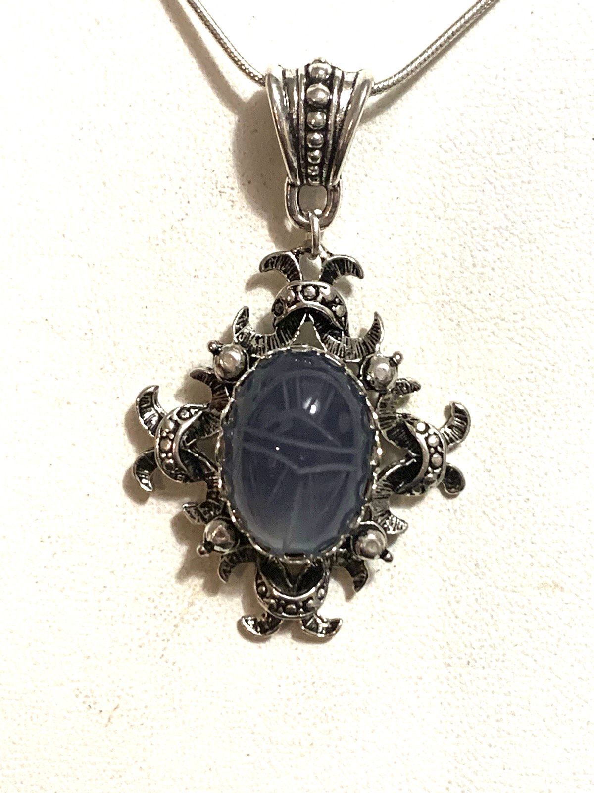 *NEW ITEM*RARE VTG.CARVED EGYPTIAN NAT.BLUE CHALCEDONY SCARAB PENDANT NECKLACE.s