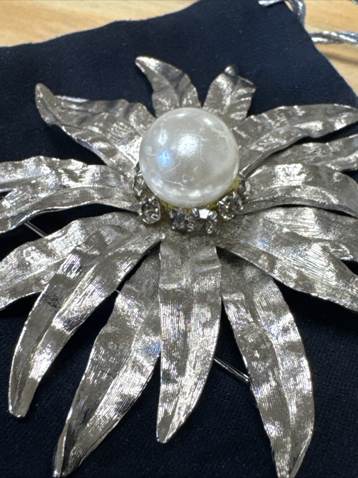 SARAH COVENTRY Silvertone LARGE FAUX PEARL SUNBURST BROOCH PIN