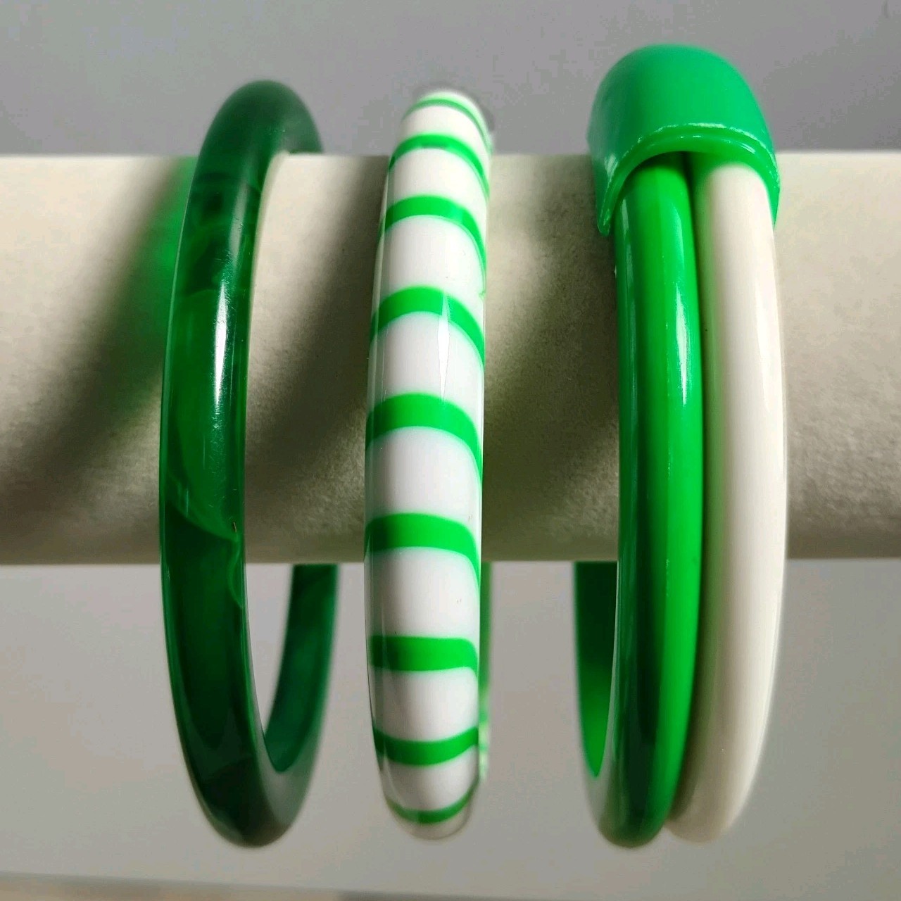 All Vintage Green White Bangle Bracelet Lot Striped Sz 8 Plastic Layered