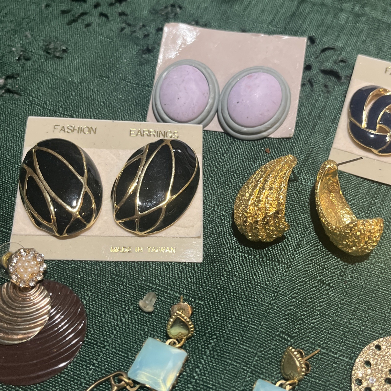 Women’s Vintage earrings Lot Gold Tone Silver Tone Some Name Brands Pierced 18