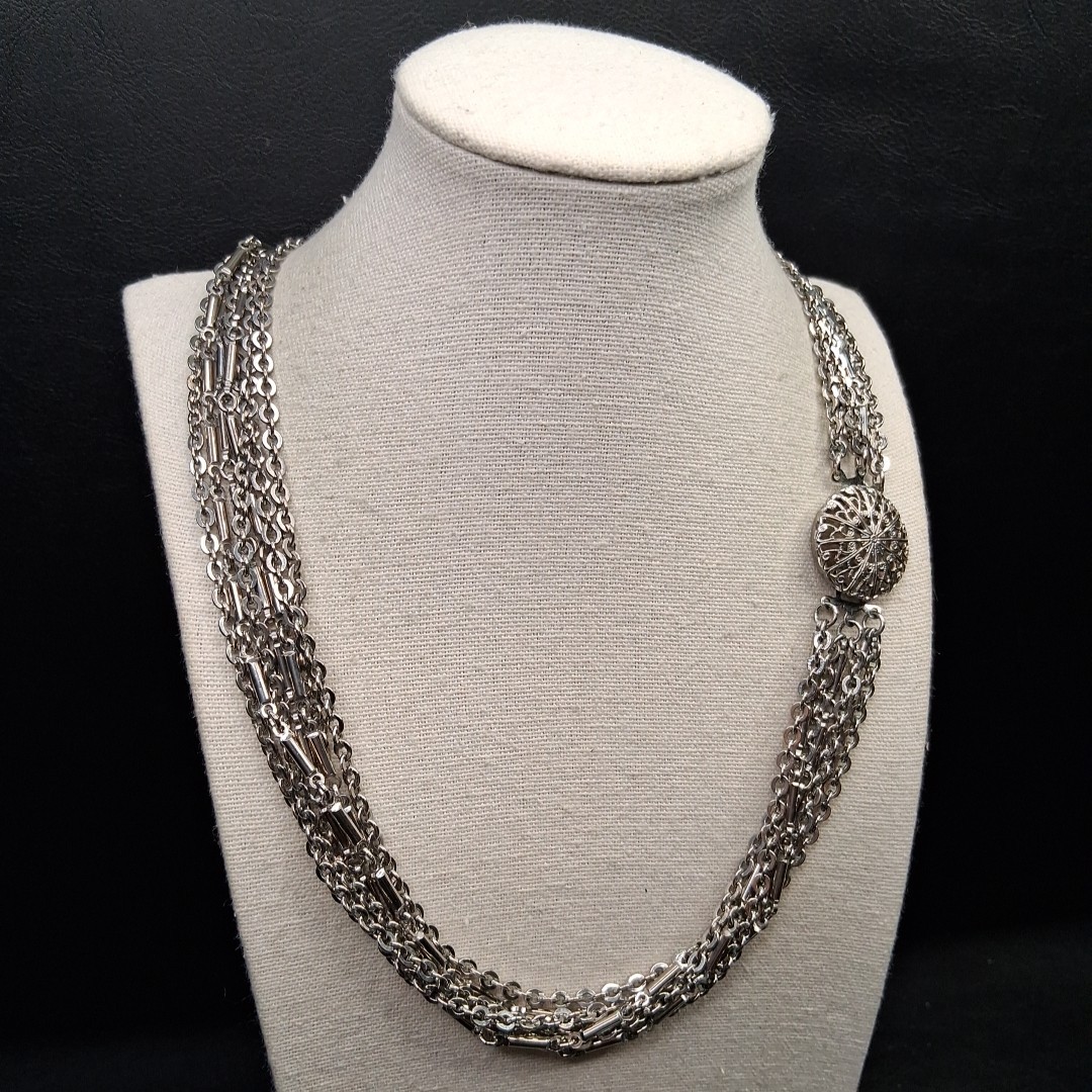 Vintage Multiple Chain Necklace Silver Tone. 17.108
