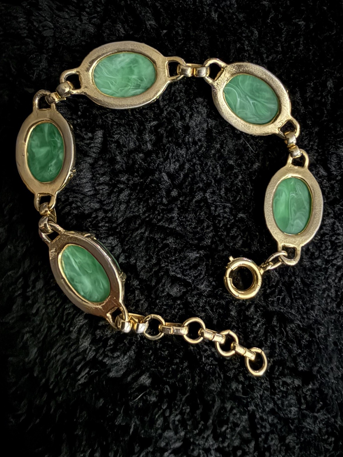 Vintage Faux Jade Scarab Oval Bracelet Gold Tone Green Bezel Set 5 Gemstones