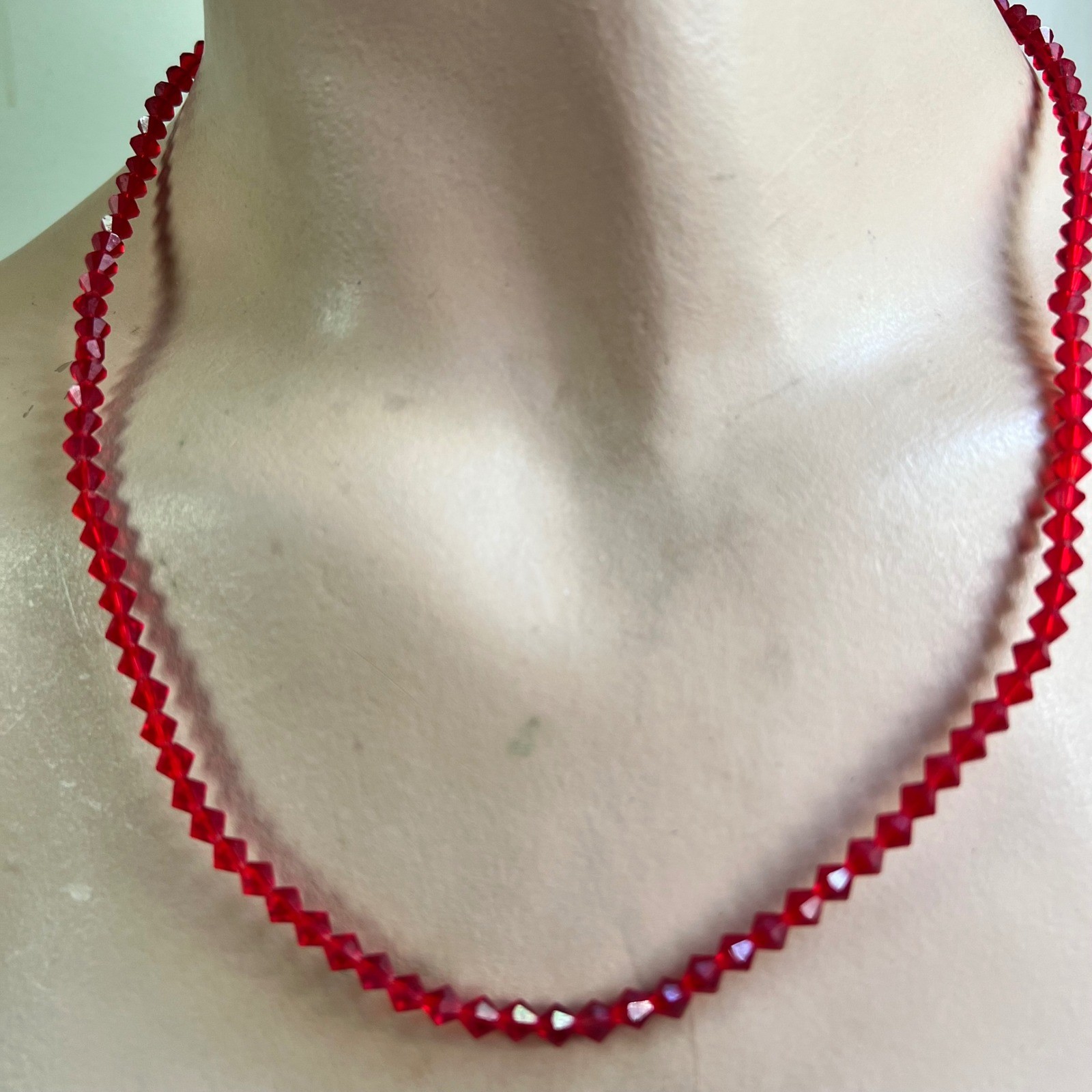 Vintage Red Faceted Glass Crystal Bead Strand Necklace 23″ Cottagecore