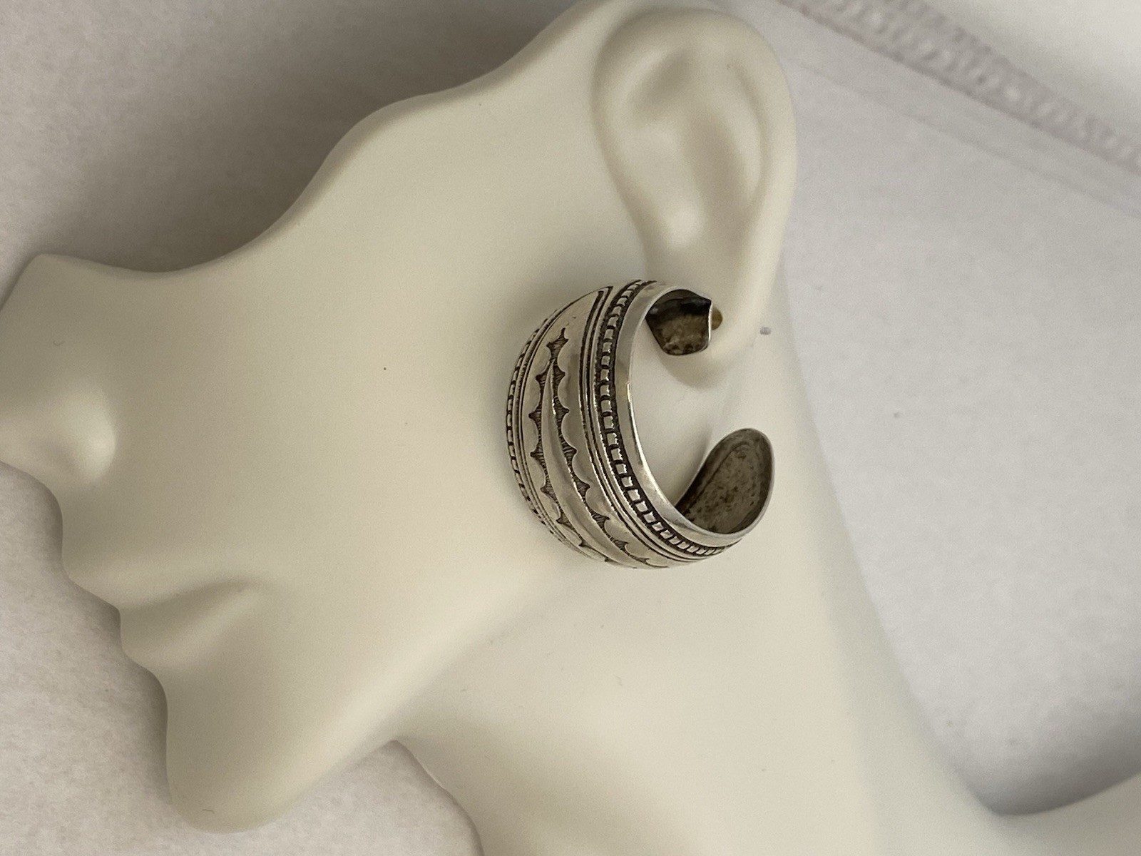 Sterling Silver Hoop Earrings Stamped Design 1″ x 5/8″ 9.7 g Pierced Post