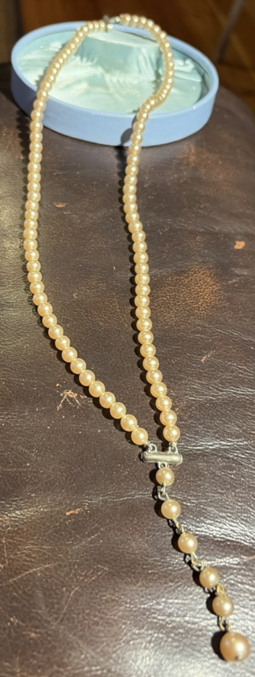 Long Vintage Champagne Faux Pearl Opera Necklace 21″ In Original Round Box