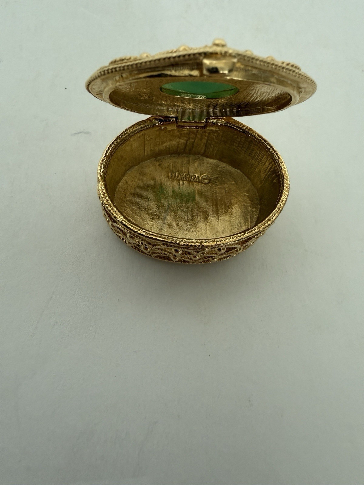Vintage Florenza Gold Tone Pill box with Cabochon stone