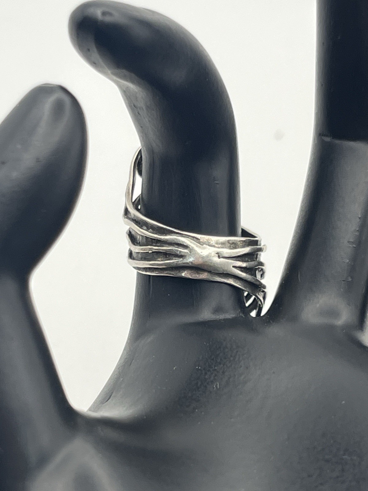Israel sterling silver pearl elongated vine scroll design size 8 PZ vintage