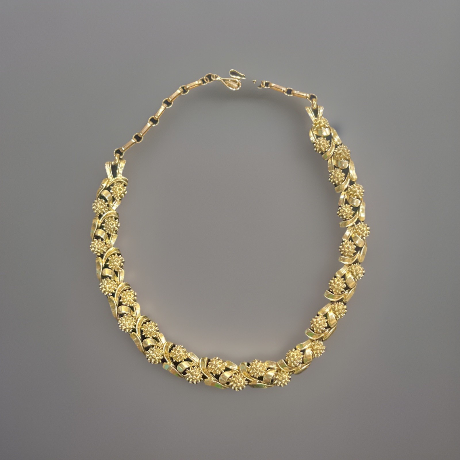Vtg Signed CORO Gold tone Textured Choker Necklace Gorgeous Designer JEWLERY