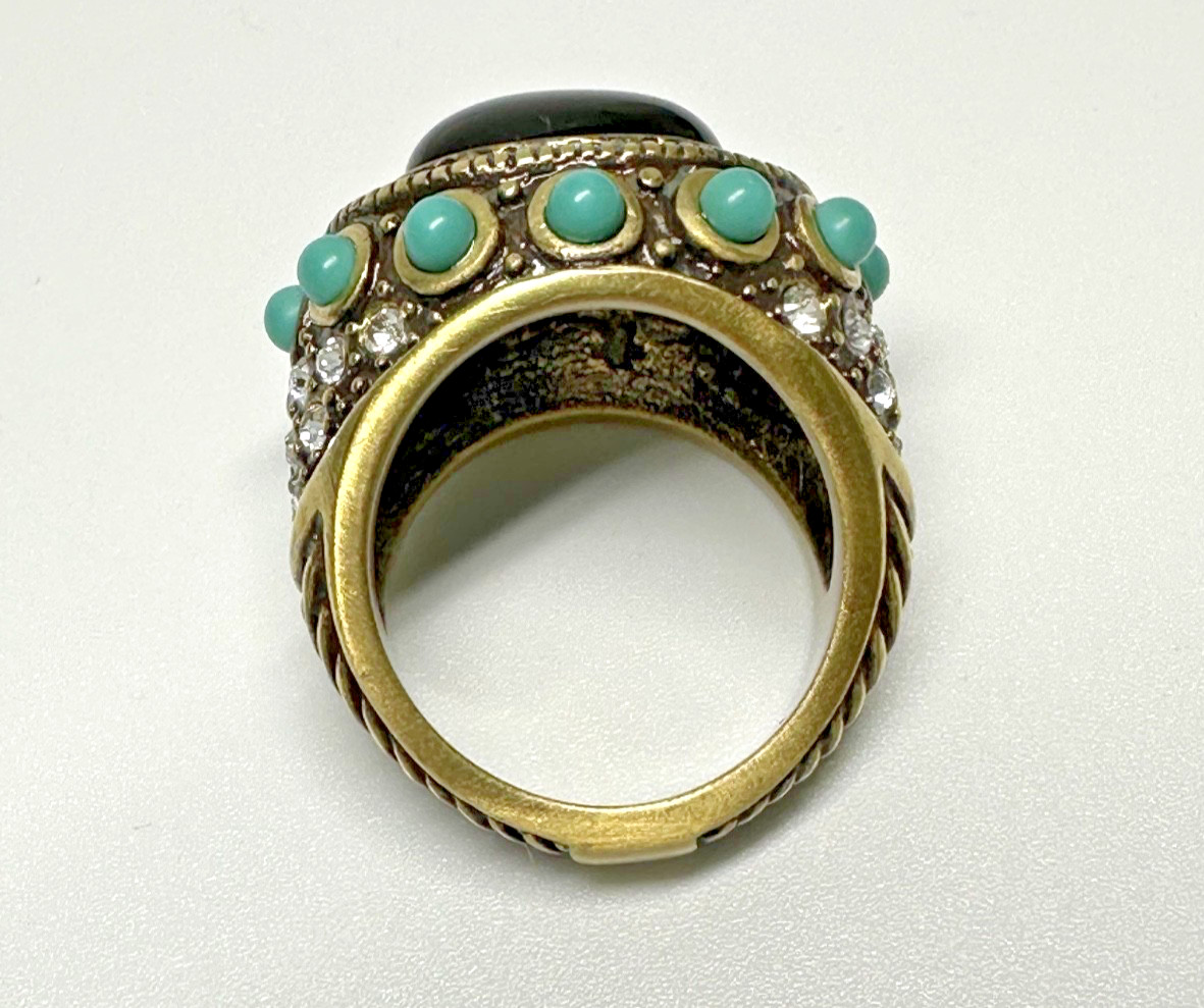 VINTAGE HEIDI DAUS BLACK, RHINESTONE, LIGHT BLUE ACCENTED SIZE 7.5 RING N223
