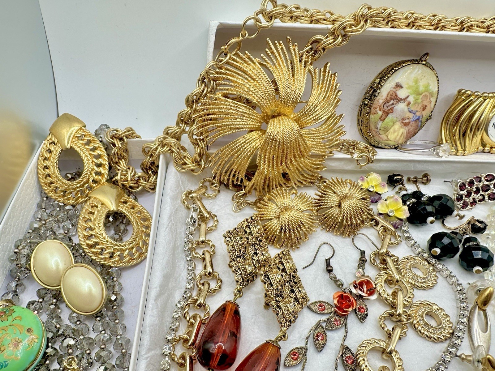 Antique VTG Estate Jewelry Gold Tone Monet Avon Crystal Romantic Sparkle Read