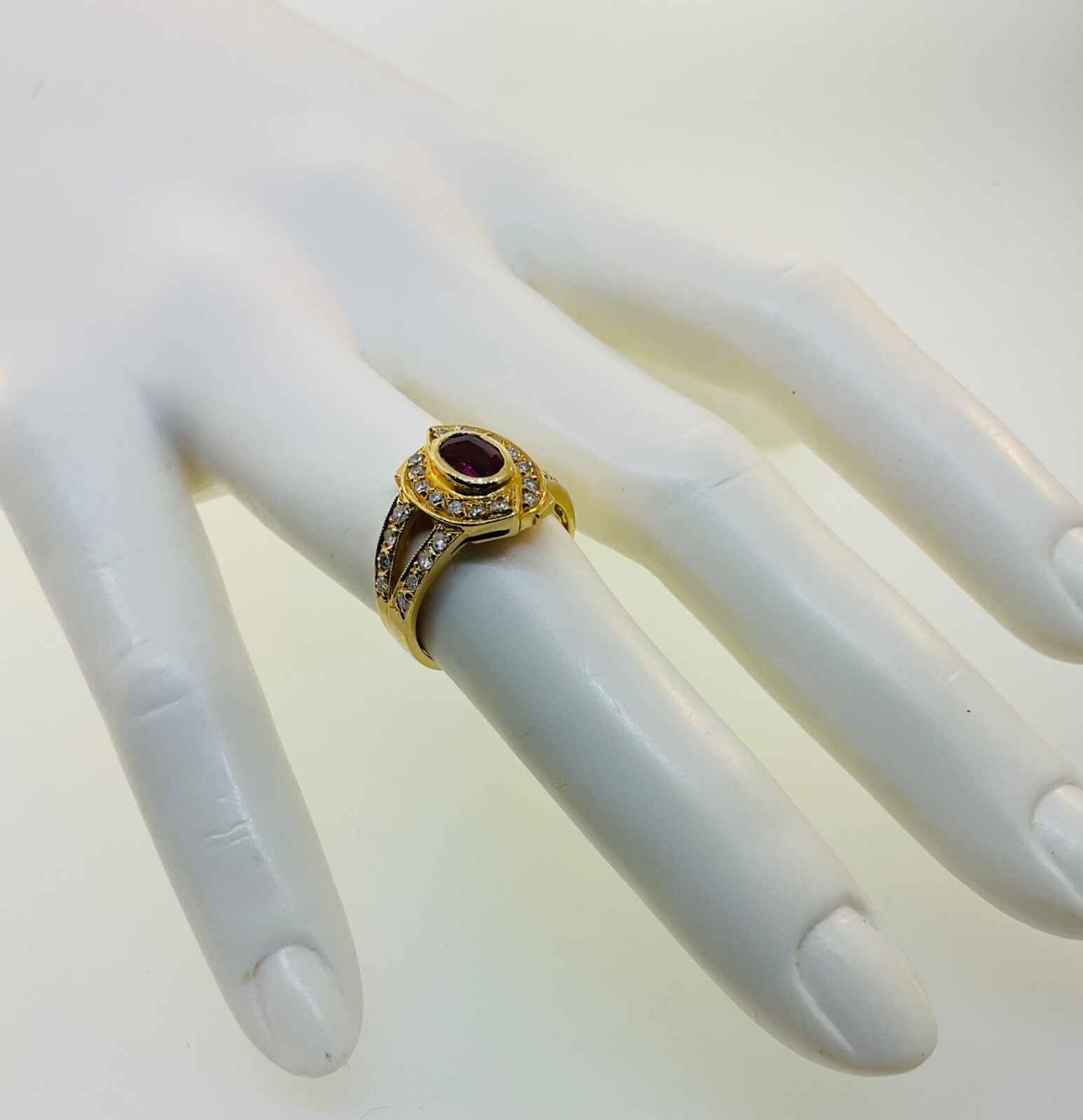 Vintage 1980’s 14k Yellow Gold Genuine Ruby & Diamond Ring