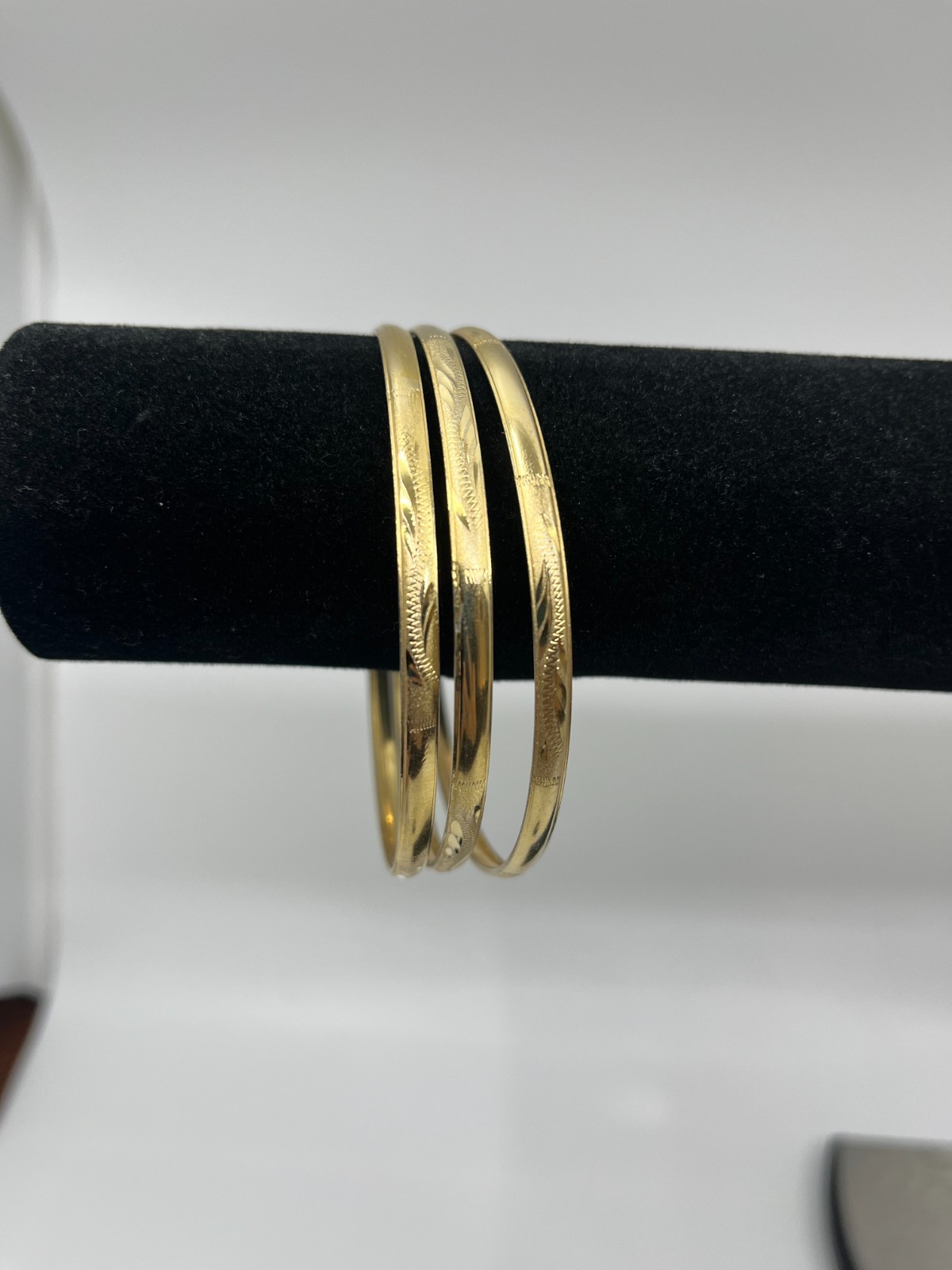 Vintage Gold Tone Bangle Bracelet Set 3 Etched Stackable Bangles Thin Slip On 8″