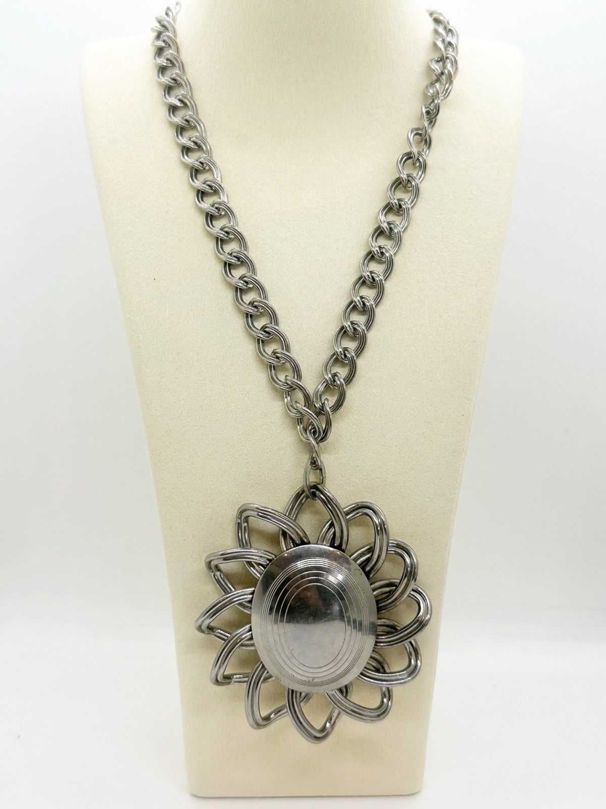Vintage Retro Mod Flower Statement Necklace 1960’s Silver Toned