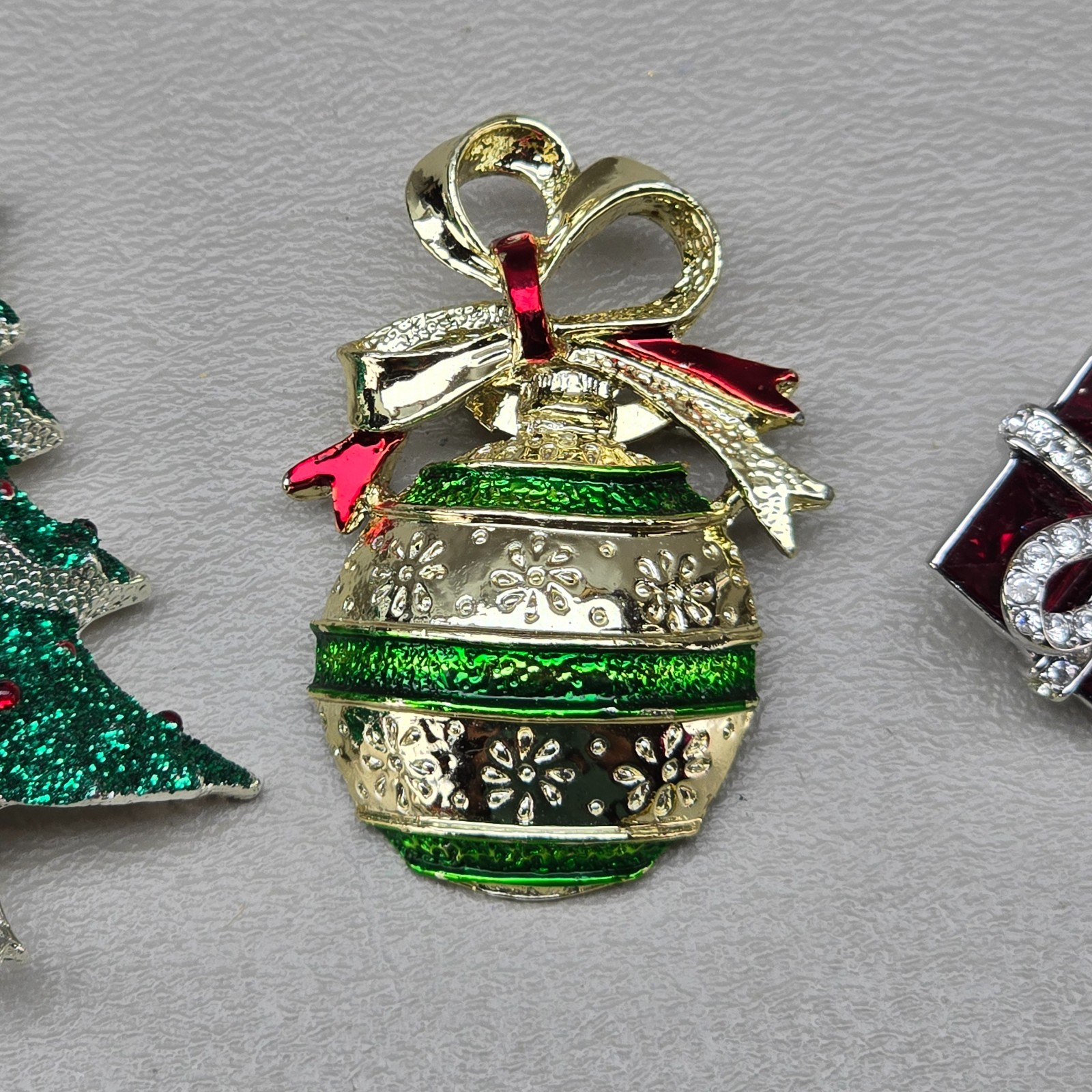 Vintage Christmas Brooch Lot Candy Cane Tree Ornament Bell Gift Jane Signed 6 Pc