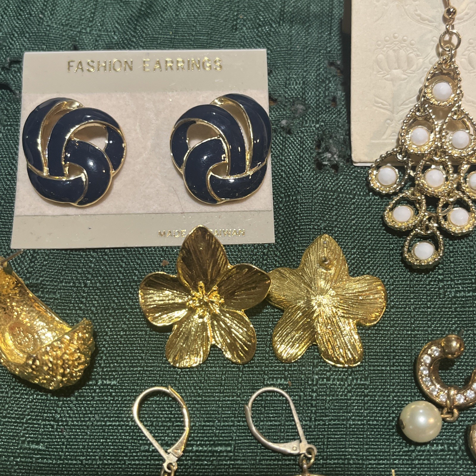 Women’s Vintage earrings Lot Gold Tone Silver Tone Some Name Brands Pierced 18