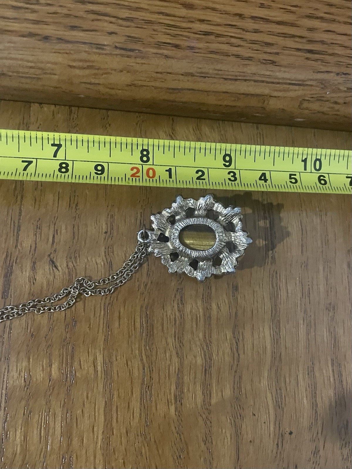 Vintage Tiger Eye Stone in Bronze Floral Motif Pendant 20” Chain Necklace Estate