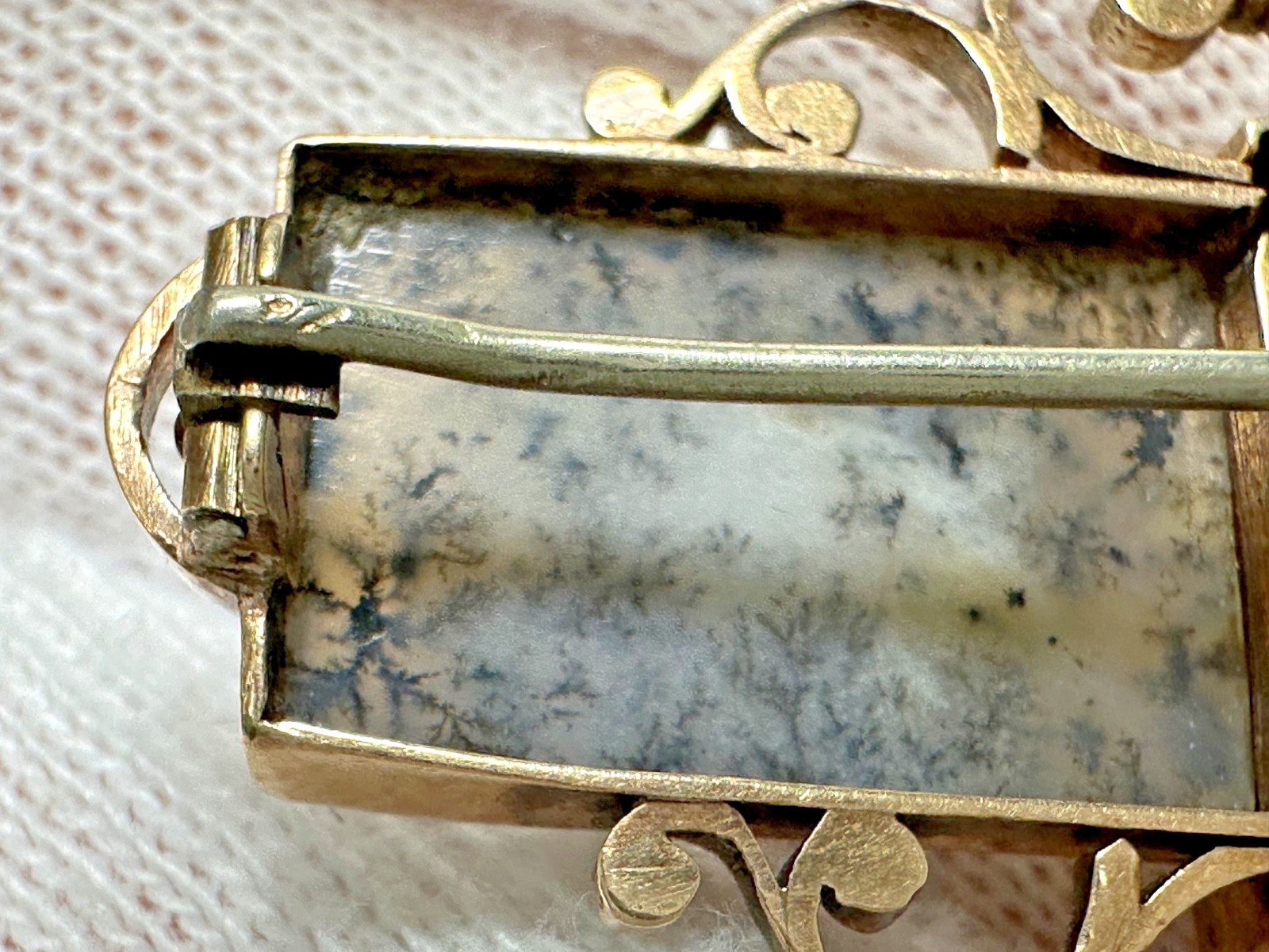 RARE ANTIQUE 14K SCOTTISH DENDRITIC (MOSS) AGATE BROOCH M940