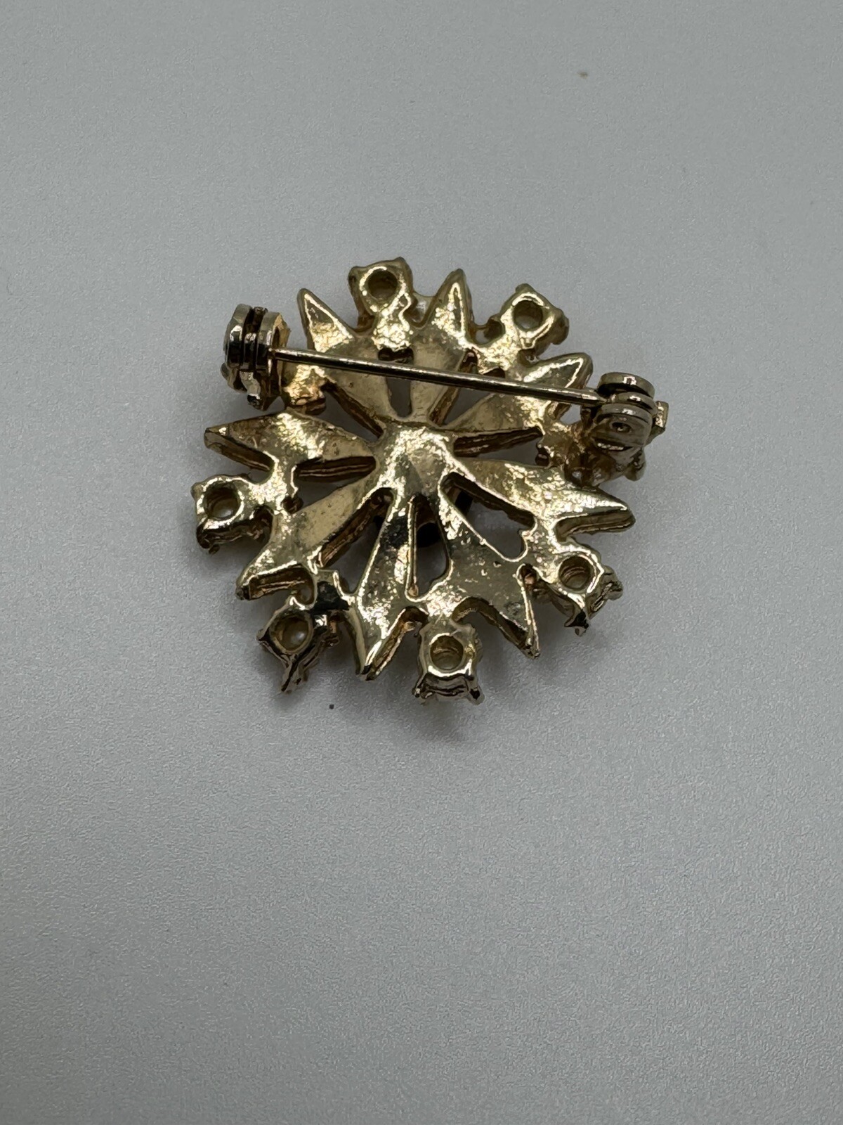 STARBURST FLOWER PIN BROOCH VINTAGE FLORAL CRYSTAL RHINESTONE RETRO ESTATE