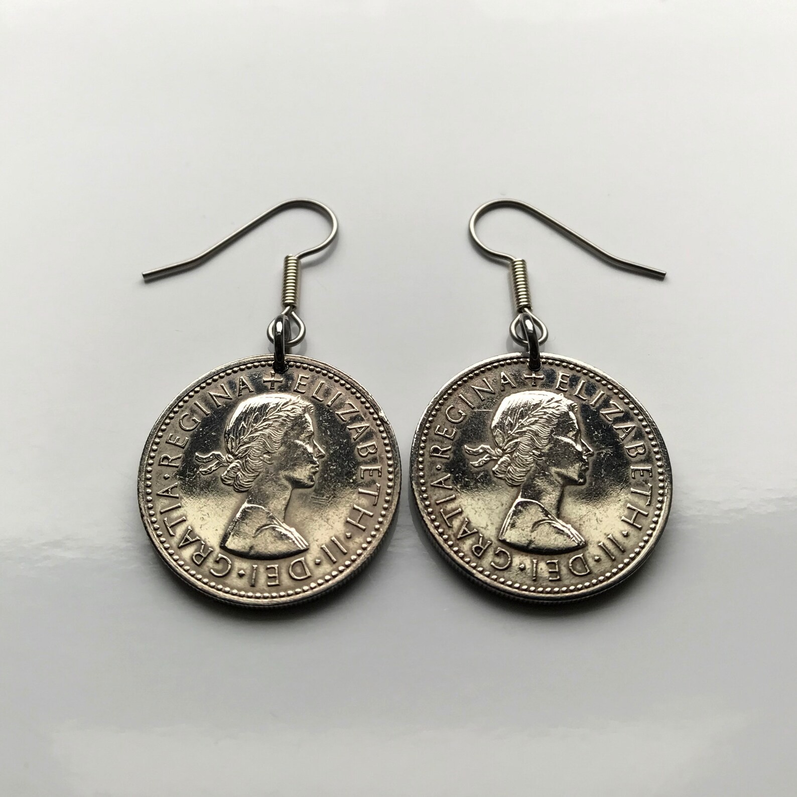 1962 England UK 1 Shilling coin earrings English shield 3 lions London e000404