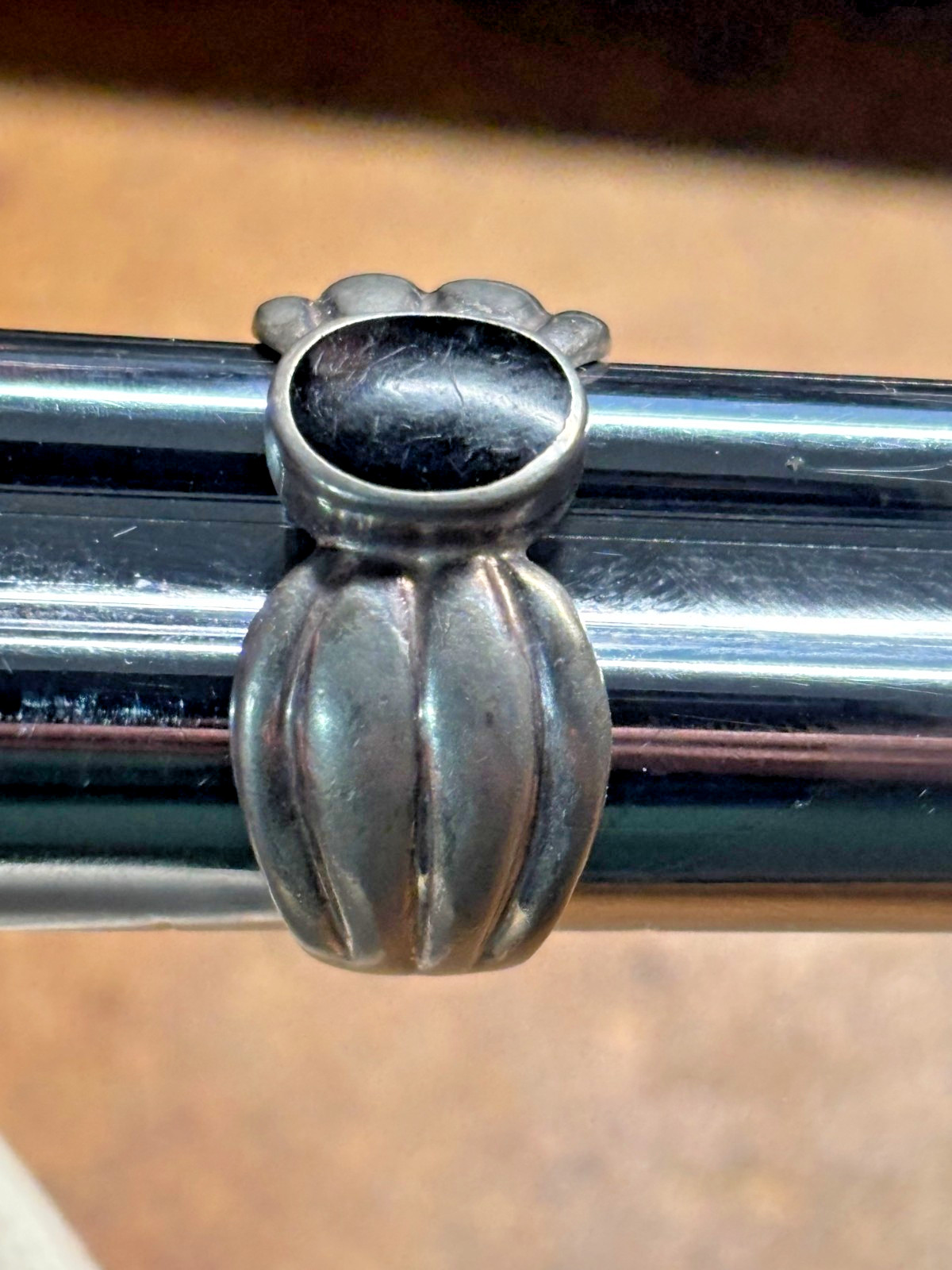 HELEN ANDREWS Vtg HAN THAI 925 Sterling Silver sz 8.5 RING Black Onyx Cabochon