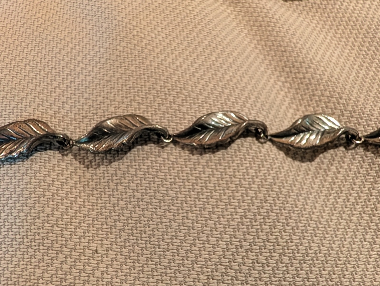 VINTAGE DANECRAFT STERLING SILVER LEAF NECKLACE, 16 GRAMS, SCRAP OR REPAIR