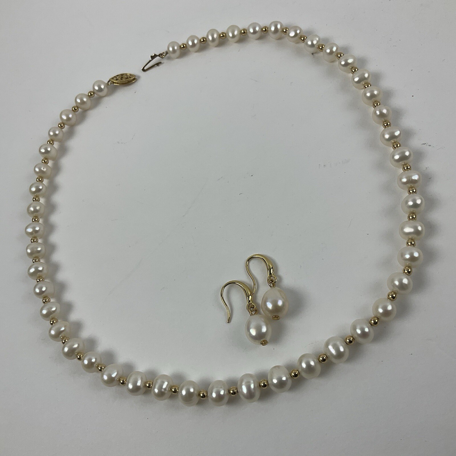 Vintage White Pearl & Gold Filled Beads Necklace Near Round 18″ Gift Earrings