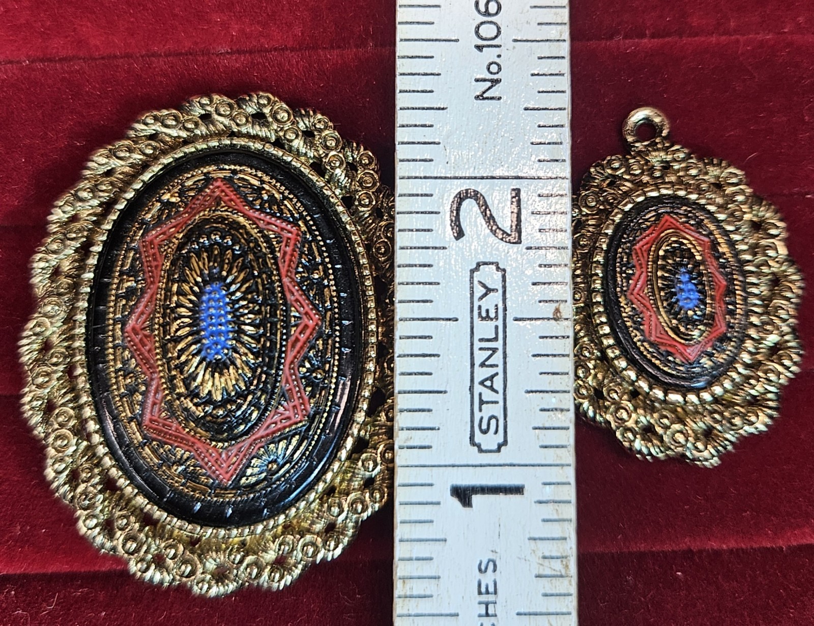 Vintage Sarah Coventry Vibrant Necklace Pendant & Matching Brooch Gold Tone