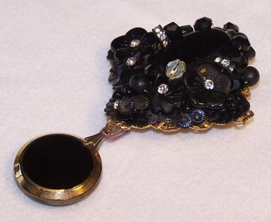 Unsigned Miriam Haskell Pendant/Vtg Black Molded Glass Floral Beads/NOS w Tag