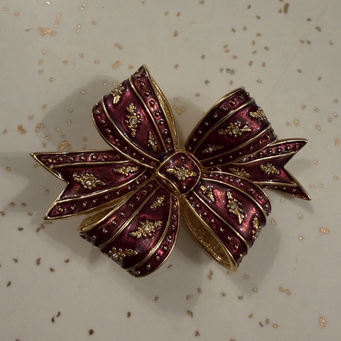 Vintage Joan Rivers Maroon Rhinestone Gold Tone Crystal Bow Pin Brooch
