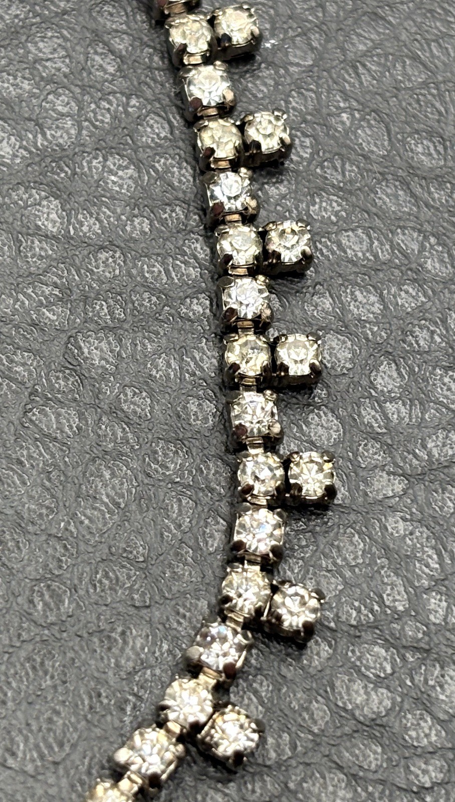 La Rel Vintage Rhinestone Silver Tone Necklace Sparkle Choker Style 14.5”