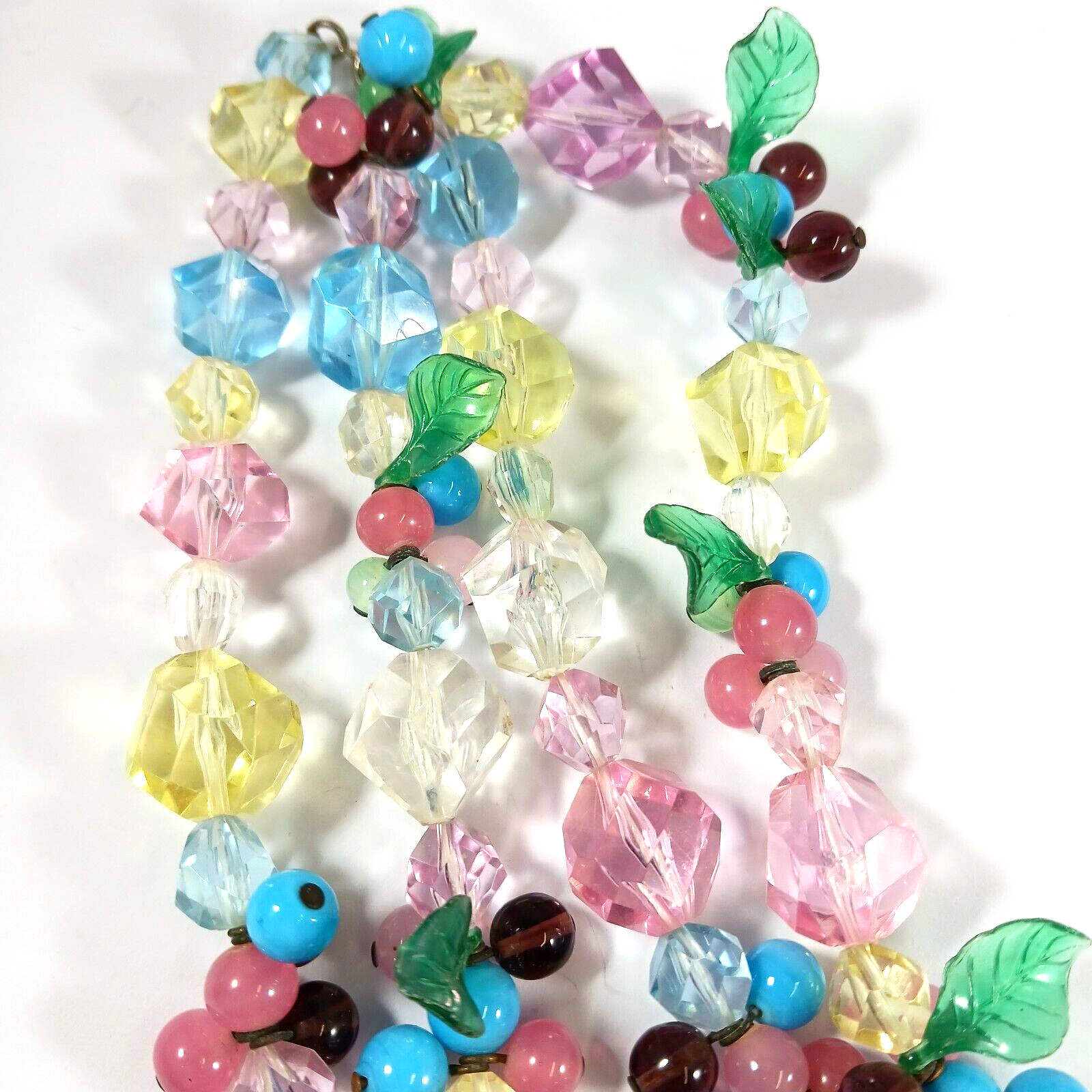 Vintage Pastel Faceted Acrylic Glass Berries Leaves Bead Necklace ~ 35 inches