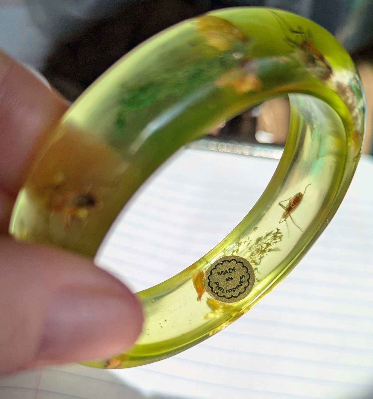 VINTAGE LUCITE BUG ANT INSECT BOTANICAL BANGLE BRACELET ORIG GOLD FOIL STICKER