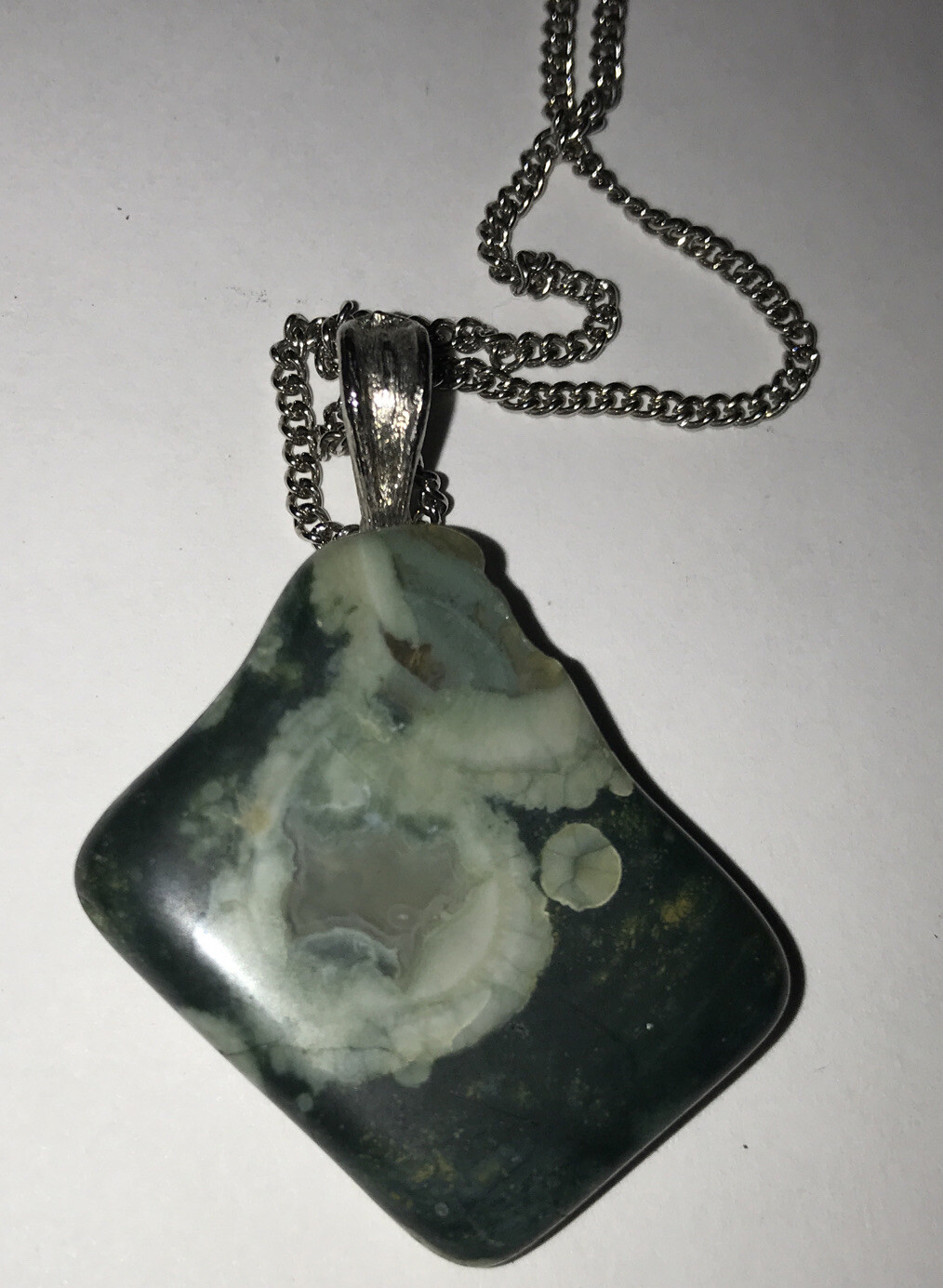 Vtg Stone Pendant with Silvertone Chain