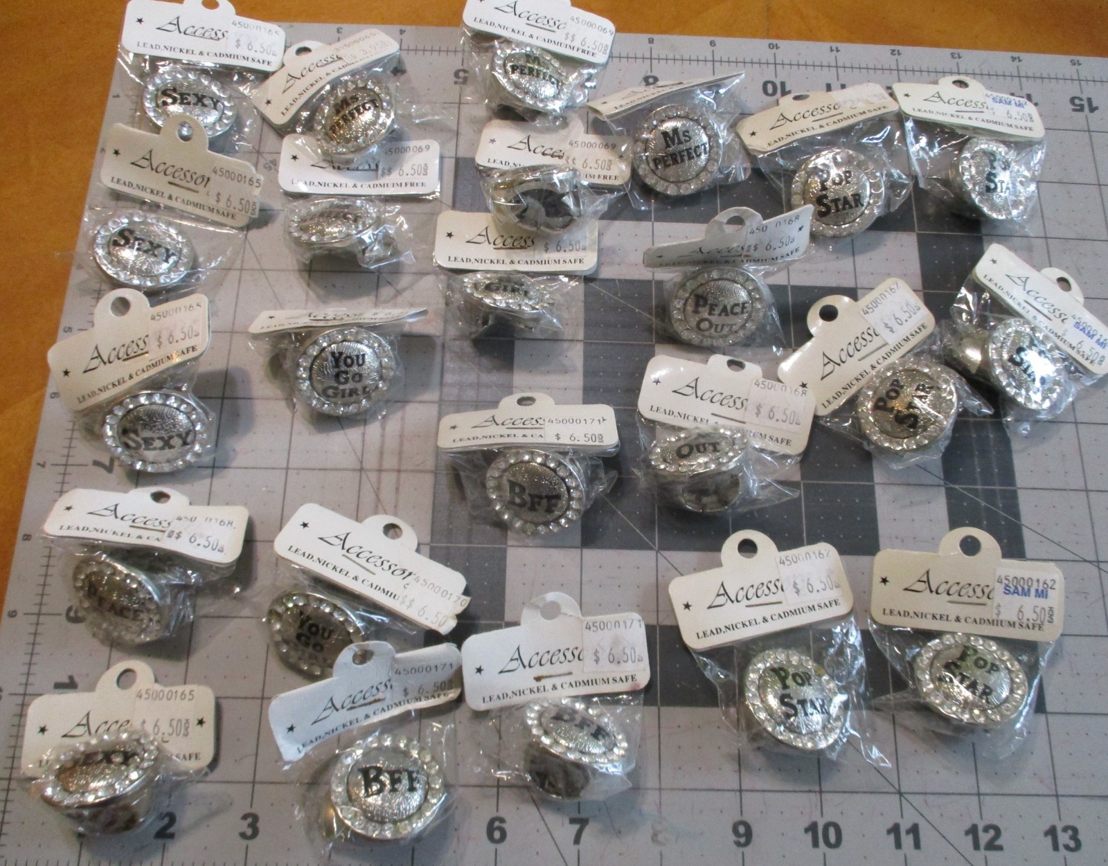 BIG Lot of 24 Rings All Stretch Bands One Size Fits Most assorted Theme NWT