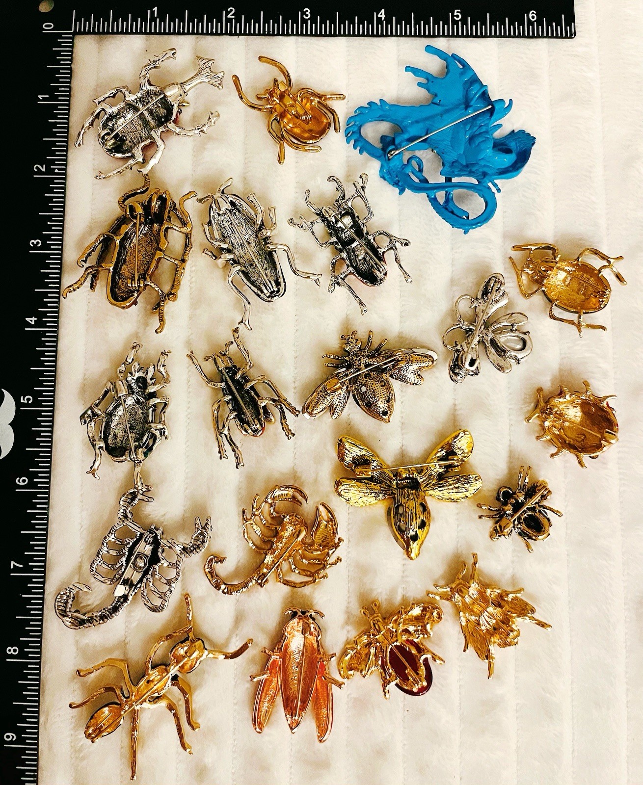 Lot 20 VTG Style Bug Insect Brooch Set Scarab Beetle Ladybug Scorpion Jewelry