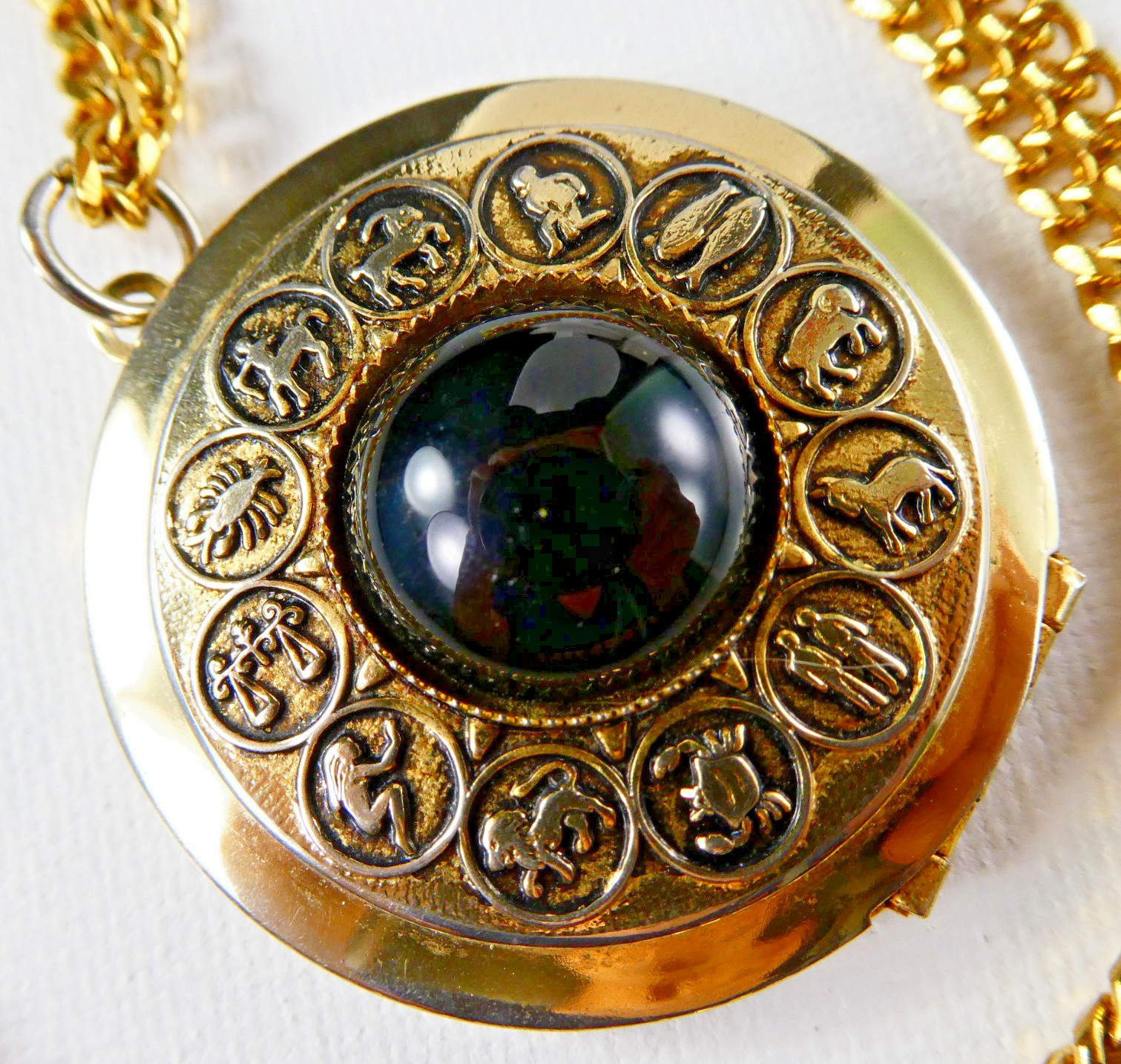 Vintage Gold Tone Picture Locket Black Cabochon Horoscope Zodiac Signs w/ Chain