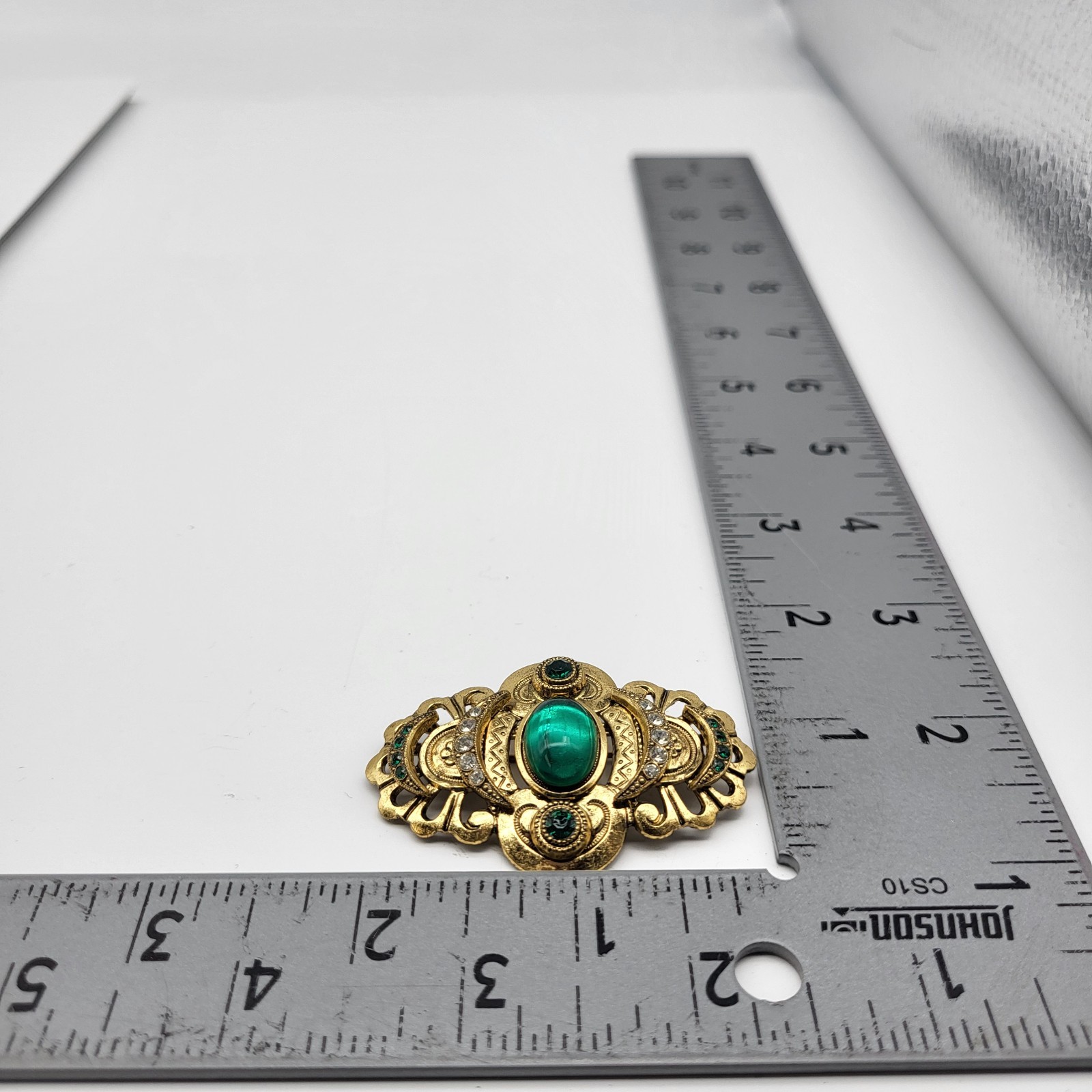 Stunning Victorian Revival Gripoix Green Glass Brooch Pin Unsigned estate