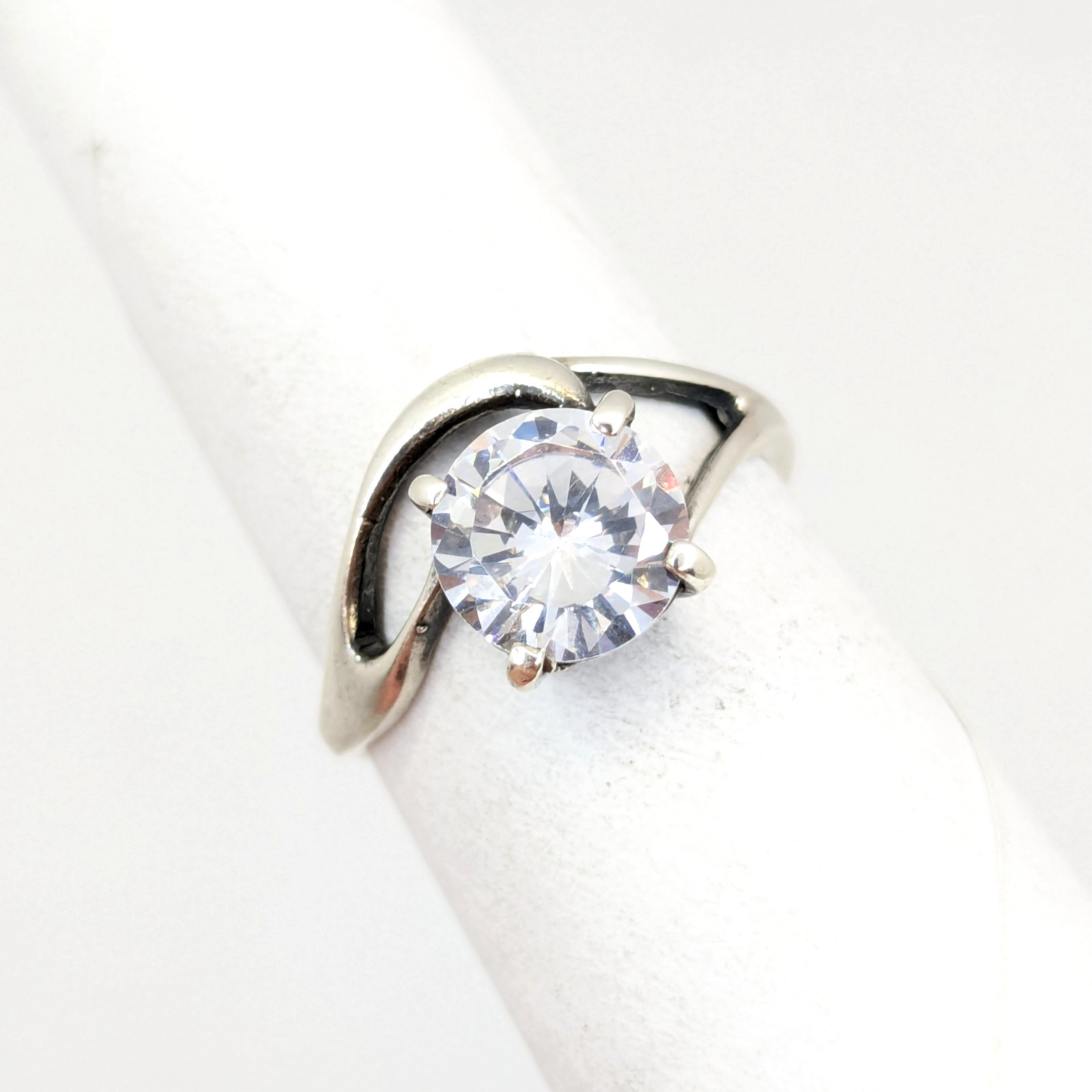 Vintage Elegant RING Silver 925 with Bright Stone-size: 7.5US(17.5mm) Ukraine#16