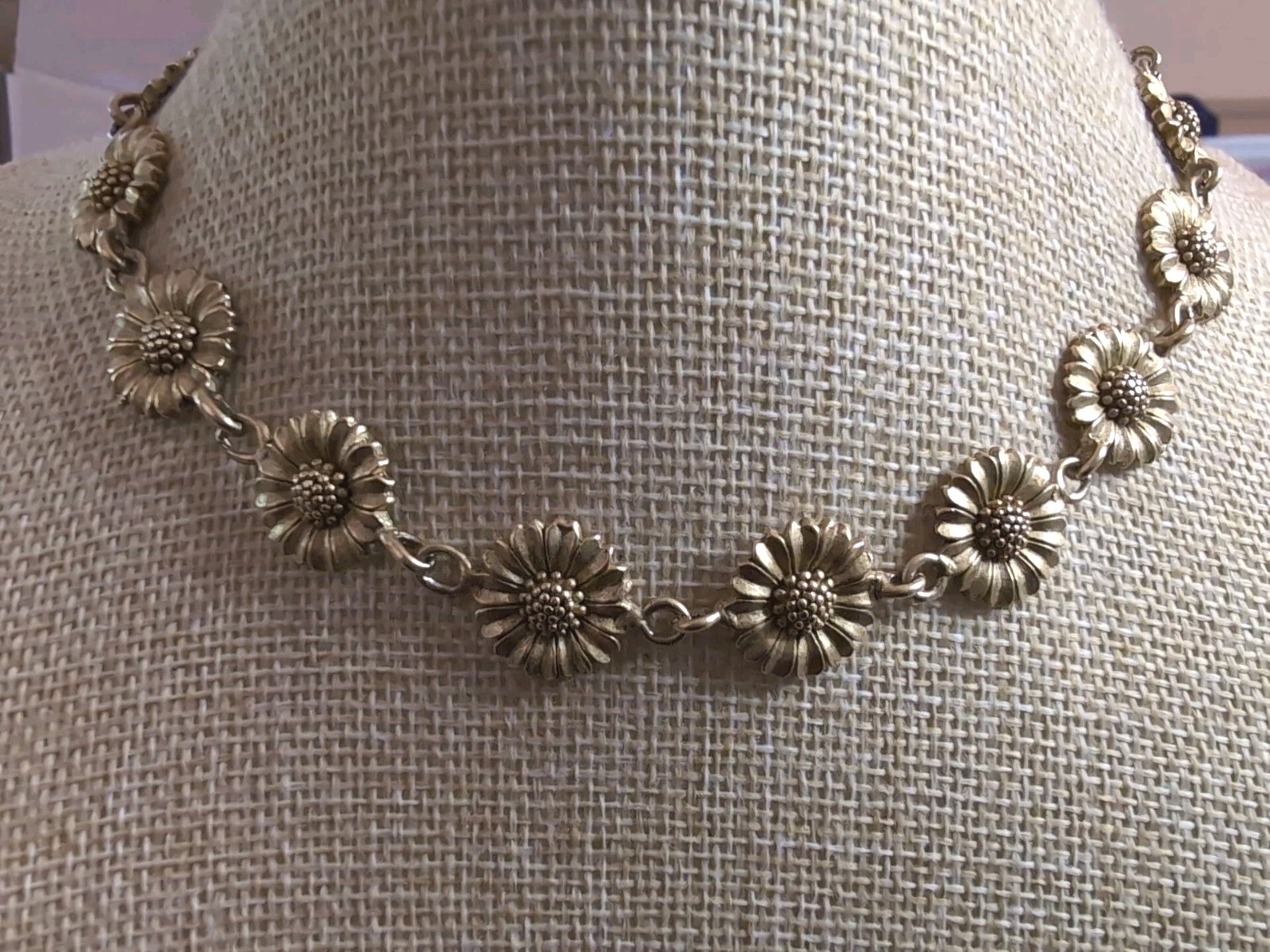 Eivind Hillestad EH Sunflower Daisy Necklace Matte Gold 16″ Floral Link
