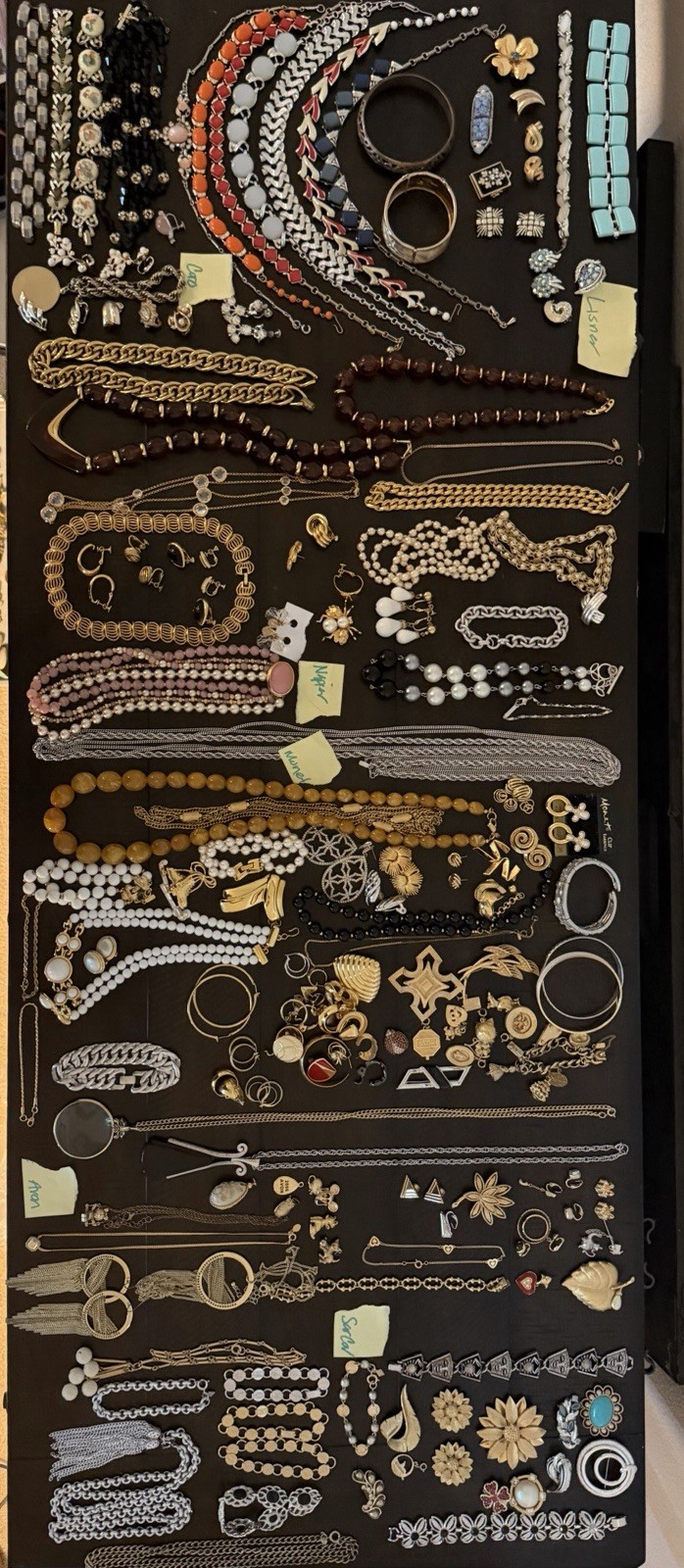 HUGE ESTATE JEWELRY LOT 100+ pcs Signed CORO Lisner AVON Monet NAPIER Sarah Cov
