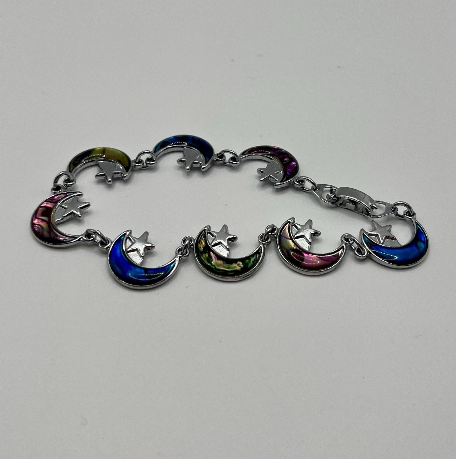 Celestial Moon Star⭐️Rainbow Dyed Abalone Charm Vintage Bracelet 7 Inch EUC