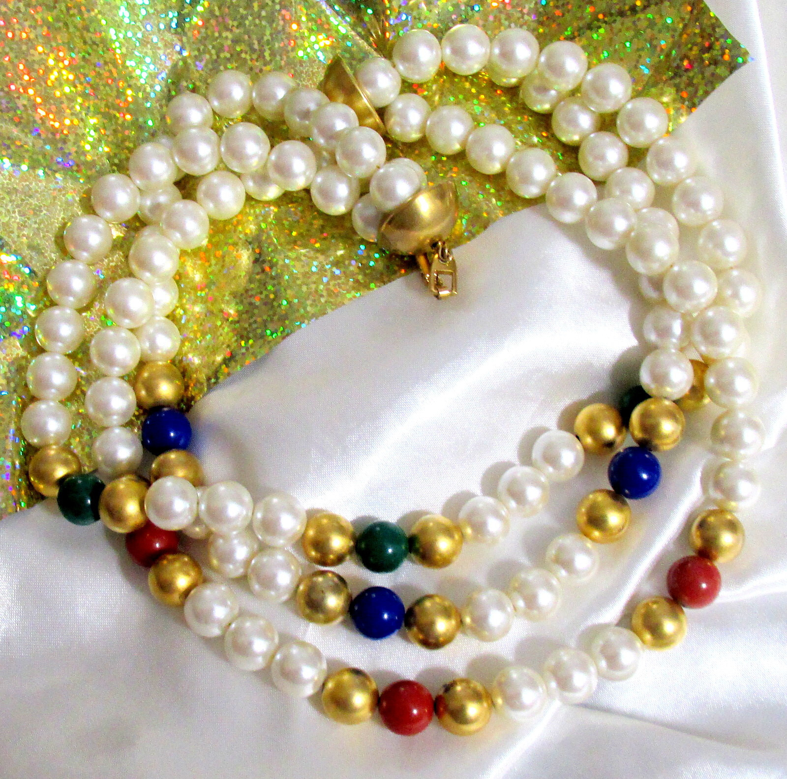 VTG RUNWAY BOOK PIECE NAPIER 3 STRAND FAUX PEARL/BEAD NECKLACE GP “Scarborough”