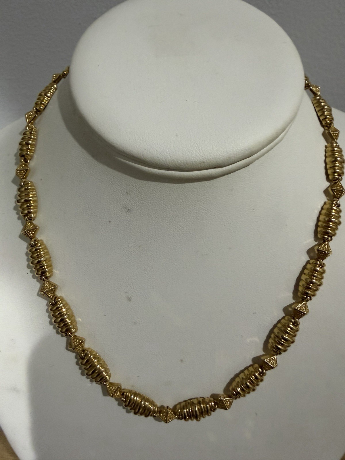 Vintage Style Gold Tone Necklace Link Choker Geometric Chain Ribbed 18”