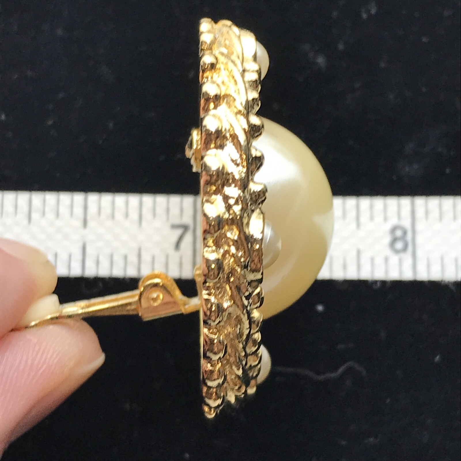 Vintage Adrianne Gold Tone Large Textured Edge Faux Pearl Clip-on Earrings