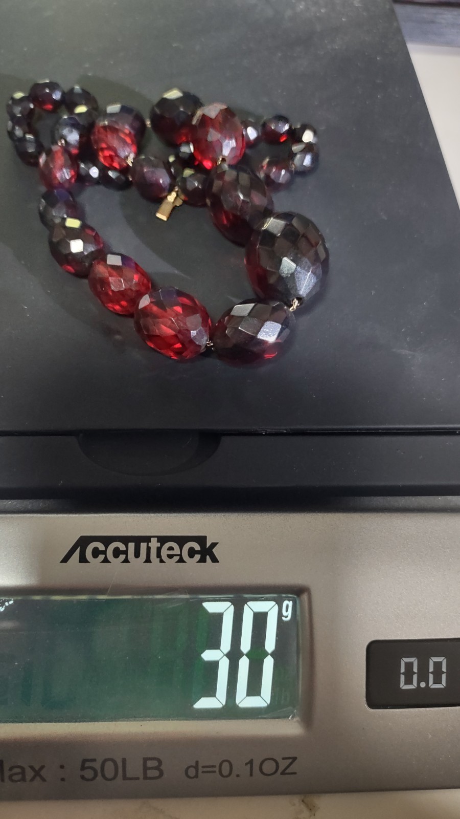 VINTAGE Tested Ruby Red CHERRY 30g AMBER BAKELITE FACETED BEADED 16″ NECKLACE