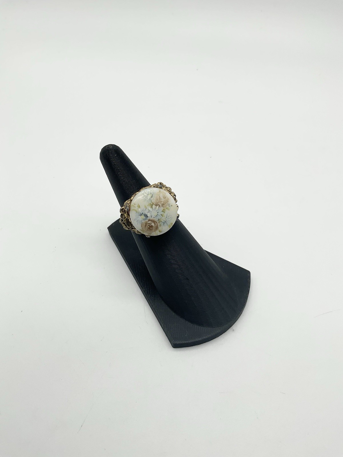 Vintage Gold tone Ring With A Hand Painted￼Stone With A Floral Design!!Y1