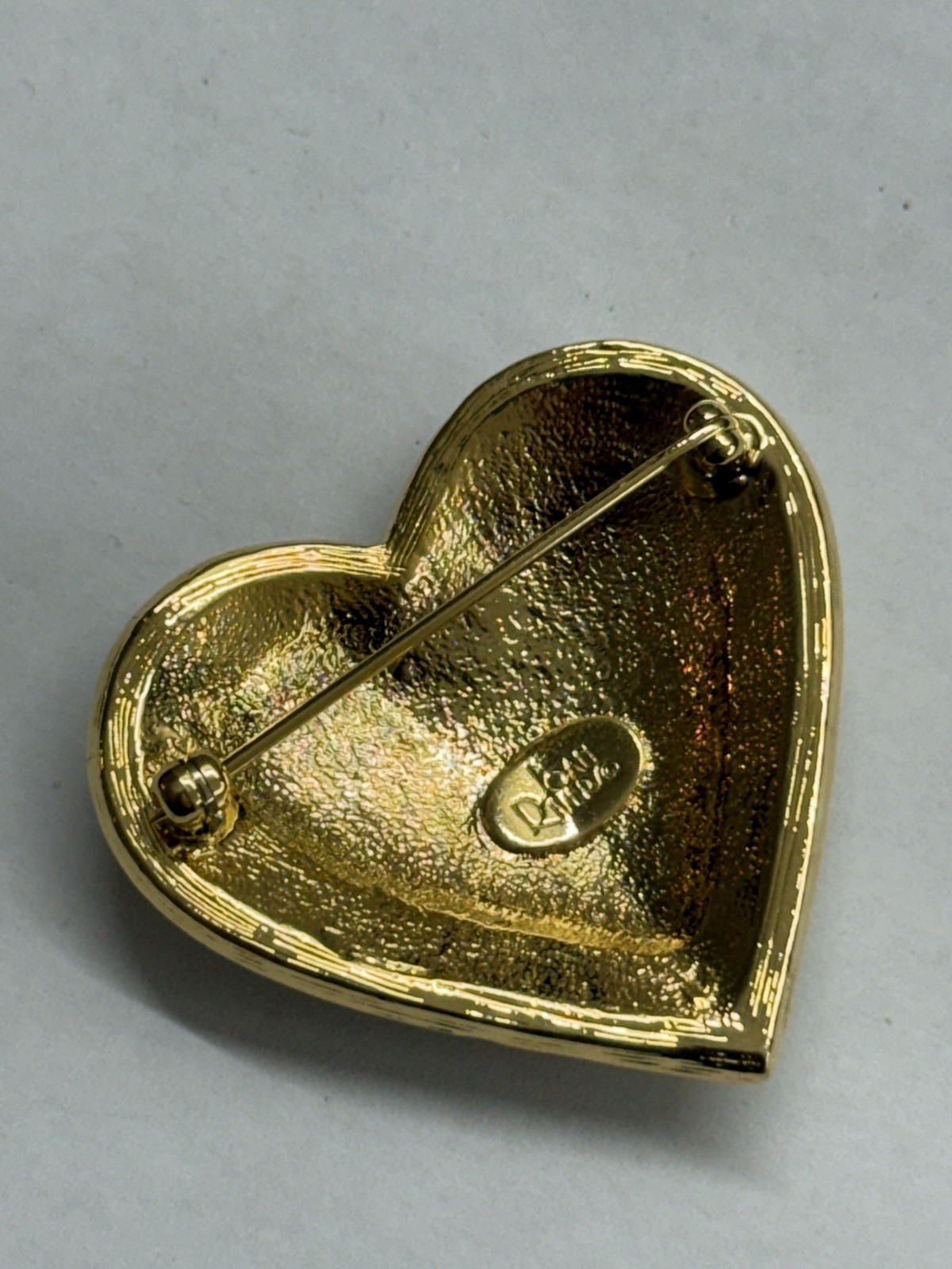 Joan Rivers Signed Vtg Clear Rhinestone Love Heart Brooch Pin Gold Tone